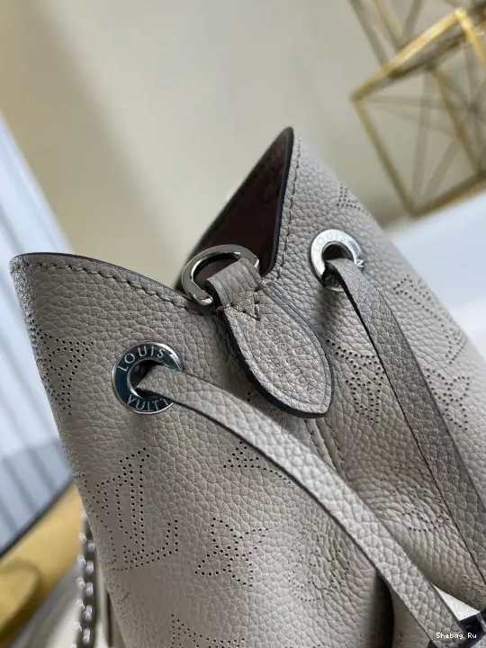 LOUIS VUITTON BELLA 0616